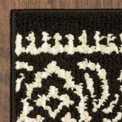 Broyhill Black & White Ornate Fascination Accent Rug 28 Broyhill Black & White Ornate Fascination Accent Rug -Broyhill 810557658 4