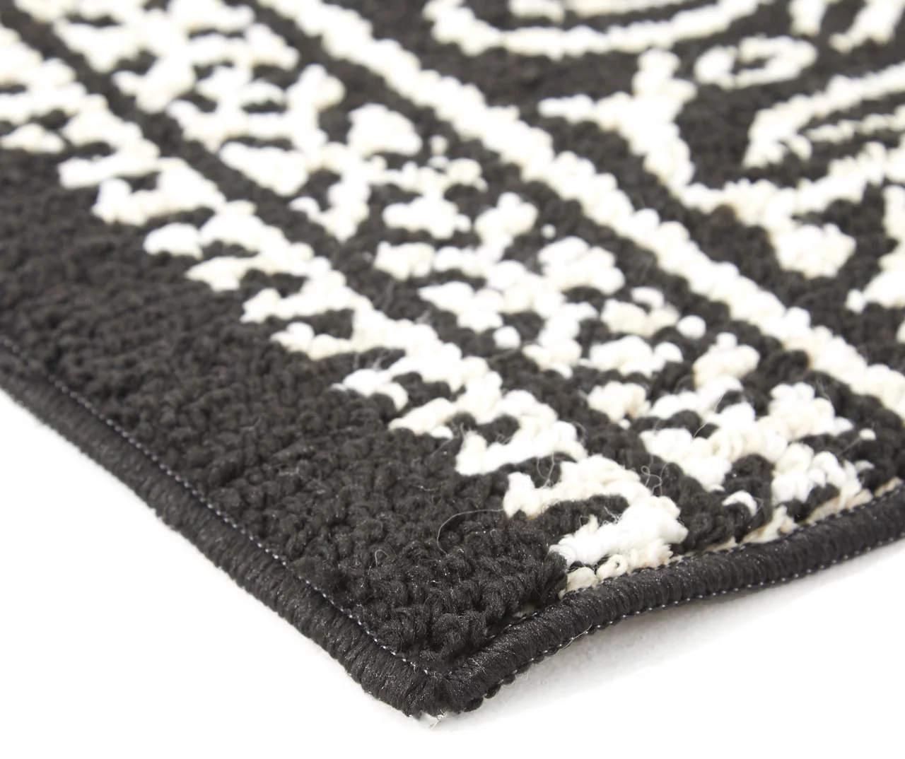Broyhill Black & White Ornate Fascination Accent Rug 11 Broyhill Black & White Ornate Fascination Accent Rug - Image 11