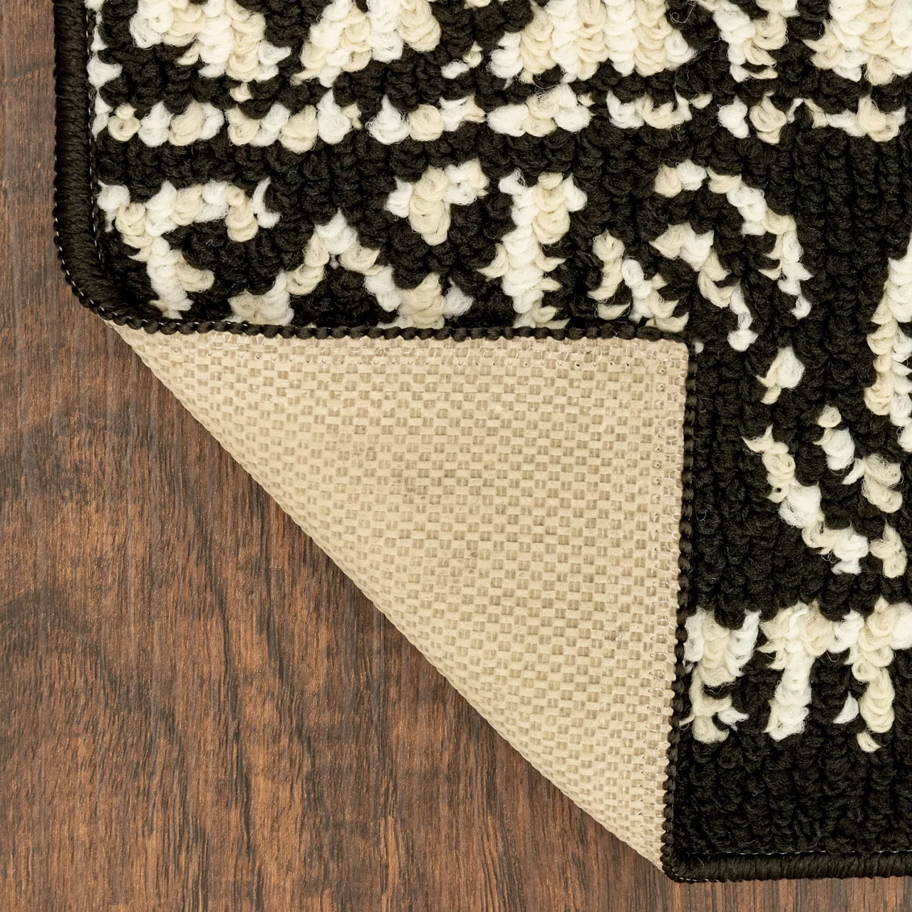 Broyhill Black & White Ornate Fascination Accent Rug 20 Broyhill Black & White Ornate Fascination Accent Rug - Image 20