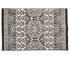 Broyhill Black & White Ornate Fascination Accent Rug 22 Broyhill Black & White Ornate Fascination Accent Rug -Broyhill 810557660